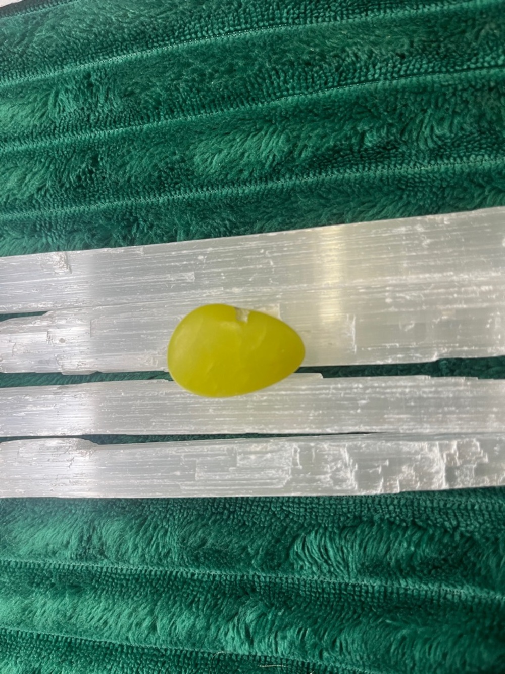 New Jade Tumble Stone - Picture 2 of 2